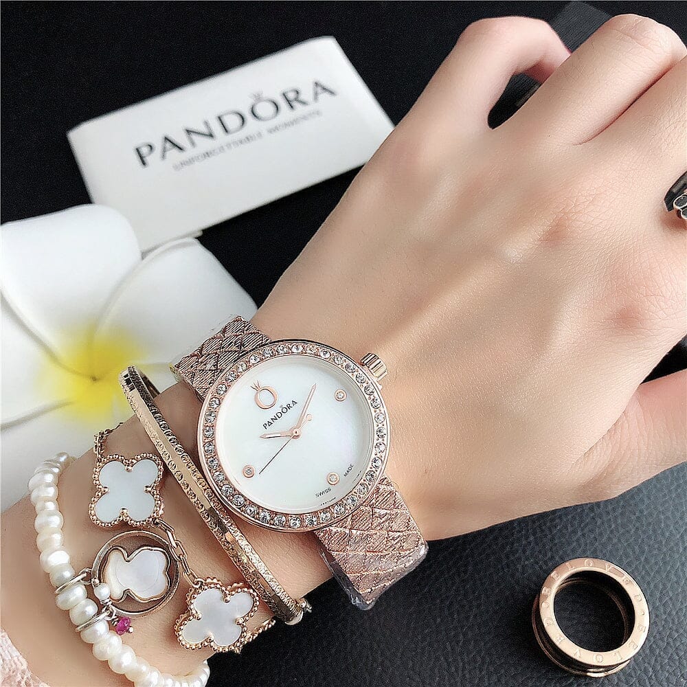 P A N D O R A Minimalist Glamour Pandora Montevaro